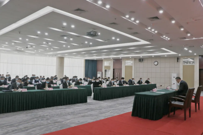 鞍勤集團(tuán)、溫泉集團(tuán)舉辦貫徹落實(shí)市第十三次黨代會(huì)精神宣講報(bào)告會(huì)